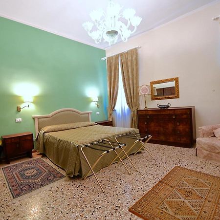 Chandeliers Apartment Венеция Екстериор снимка