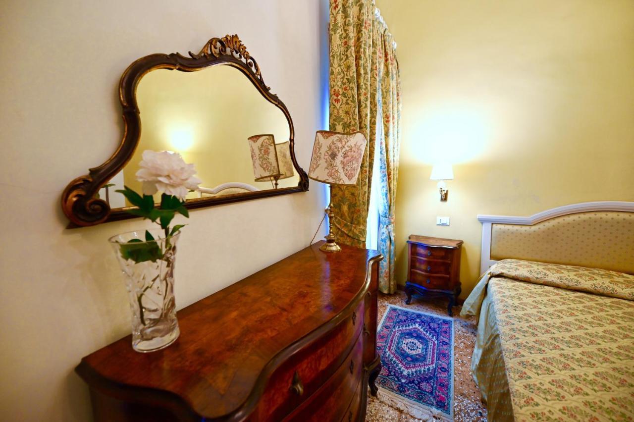 Chandeliers Apartment Венеция Екстериор снимка